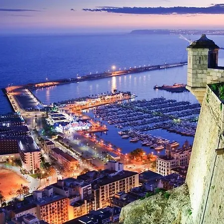Espacioso, Luminoso, Coqueto, Muy Centrico Y Totalmente Reformado En 2024 Alicante